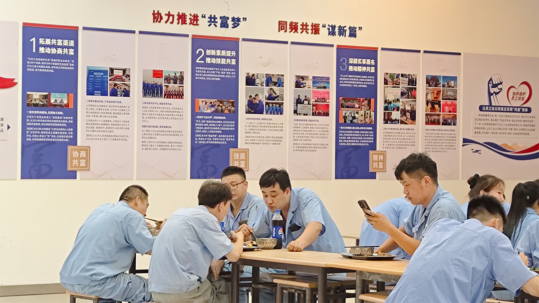 4吃不饱饭的小伙子.png